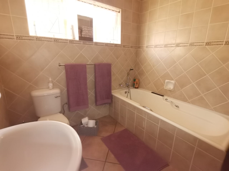 To Let 3 Bedroom Property for Rent in Panorama Free State